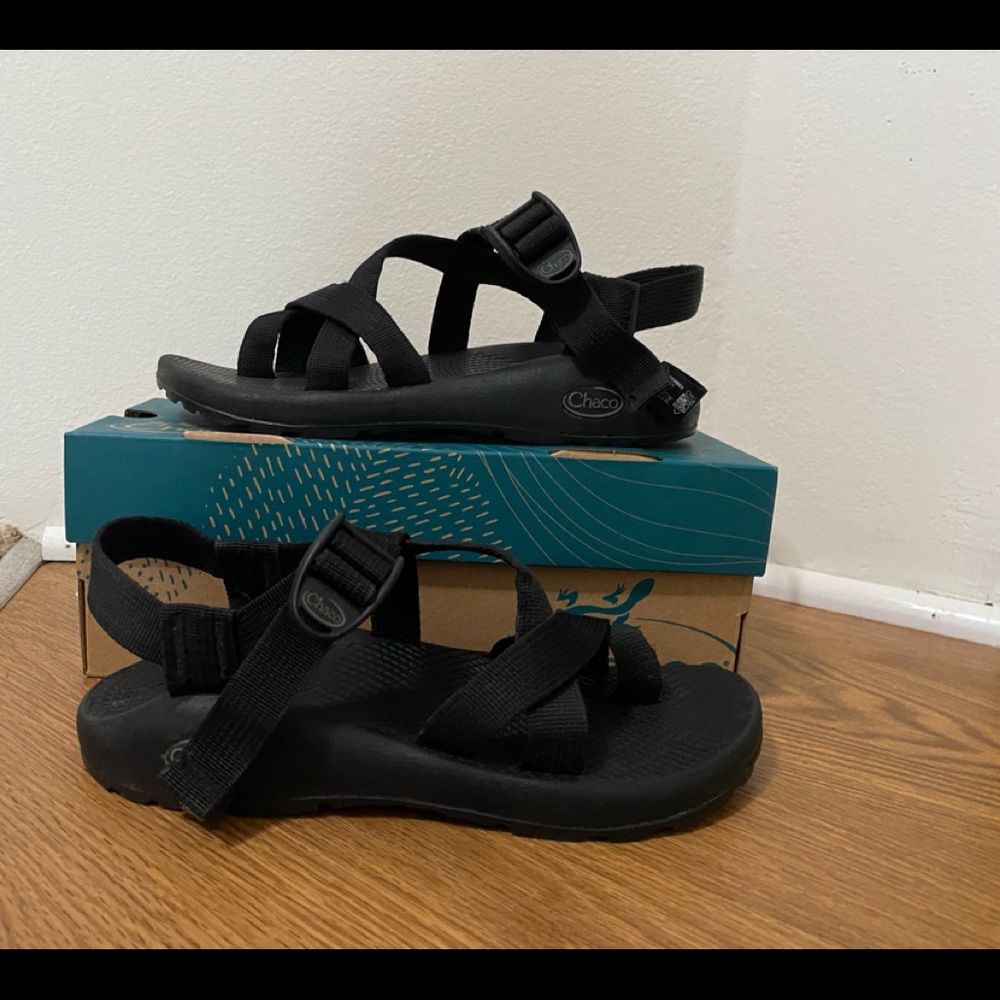 Black Toe Strap Chacos
